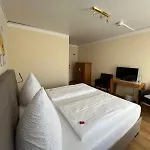 Hotel Bad Duerkheim ゲストハウス バート・デュルクハイム