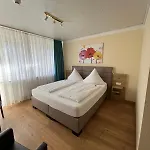 ゲストハウス Hotel Bad Duerkheim バート・デュルクハイム